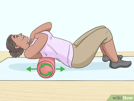 Imagen titulada Fix Rounded Shoulders Step 4