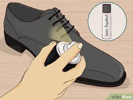 Imagen titulada Keep Dress Shoes from Creasing Step 2