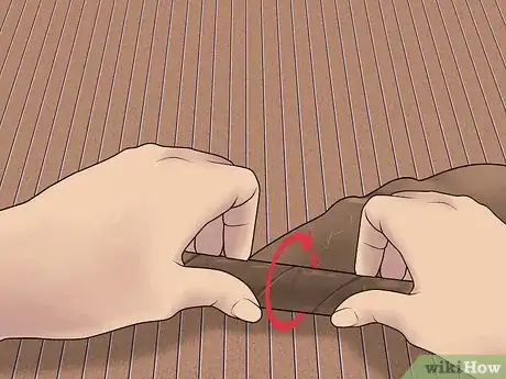 Imagen titulada Roll a Cigar Step 8