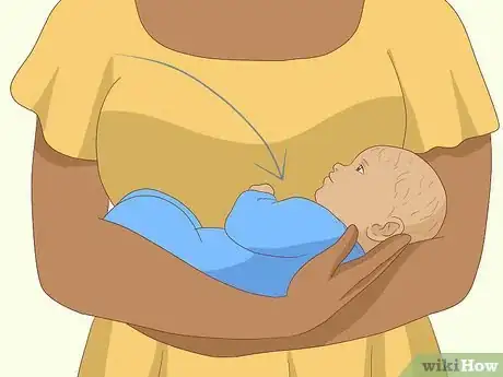 Imagen titulada Cradle Hold a Baby Step 5