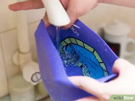 Imagen titulada Put on a Swim Cap Step 11