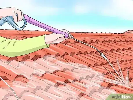 Imagen titulada Apply Fibered Aluminum Roof Coating Step 4