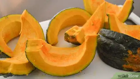Imagen titulada Bake Kabocha Squash Step 4