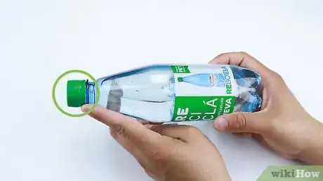 Image intitulée Open a Bottle of Water Step 15