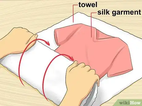 Image intitulée Wash Silk Garments Step 12