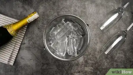 Image intitulée Chill Champagne Step 1