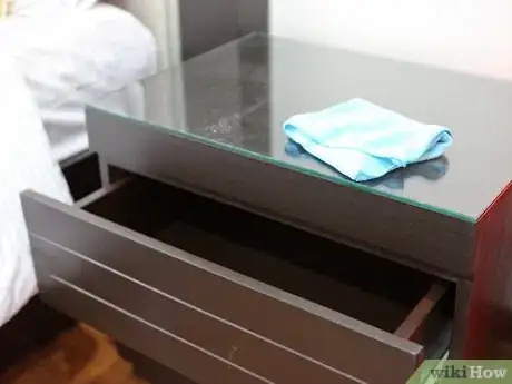 Image intitulée Deep Clean and Organize Your Room Step 2