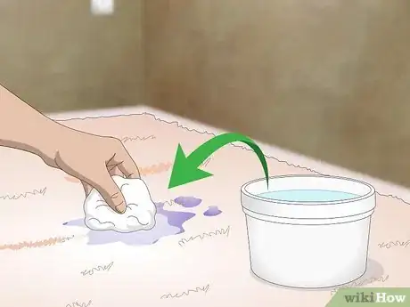Image intitulée Get Hair Dye Out of a Carpet Step 2