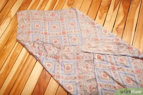 Image intitulée Wear a Square Scarf Step 8