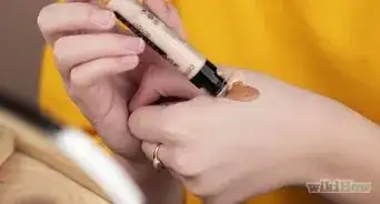 appliquer du maquillage blanc