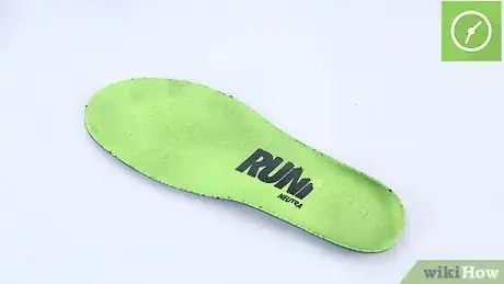 Image intitulée Clean Dirty Shoes Step 24