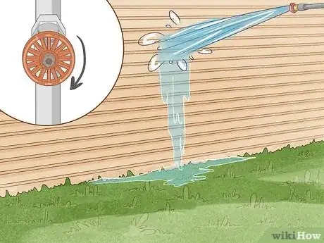 Image intitulée Pressure Wash Vinyl Siding Step 14