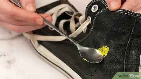Image intitulée Get Paint Off Canvas Shoes Step 1