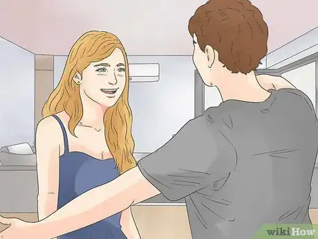 Image intitulée Get Your Crush to Hug You Step 2