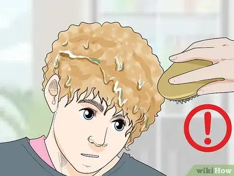 Image intitulée Get a Haircut for Curly Hair Step 5