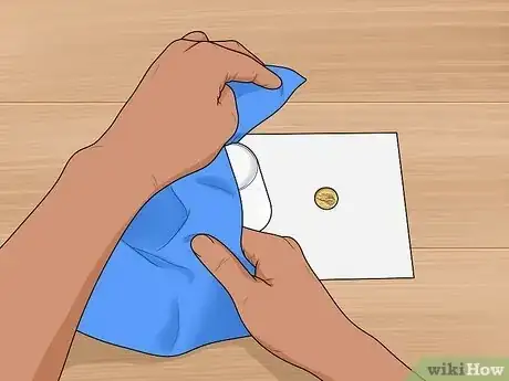 Image intitulée Make a Coin Disappear Step 8