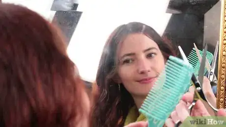 Image intitulée Layer Cut Your Own Hair Step 3