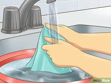 Image intitulée Wash Silk Garments Step 5