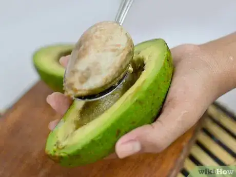 Image intitulée Peel an Avocado Step 5Bullet3