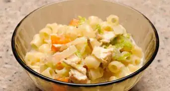 préparer une soupe des Philippines