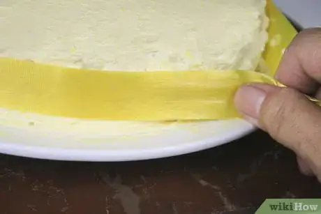 Image intitulée Frost a Cake Step 24
