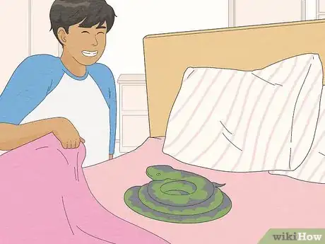 Image intitulée Scare Your Little Sister Step 17