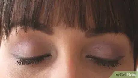 Image intitulée Make Eyeshadow at Home Step 11