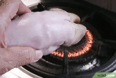 Image intitulée Cook Pig Feet Step 2