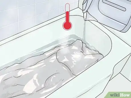 Image intitulée Clean a Wedding Gown Step 11