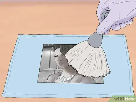 Image intitulée Clean Old Photos Step 5