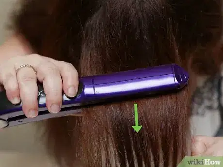 Image intitulée Keep Your Hair Healthy when You Straighten It Every Day Step 16