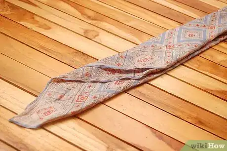 Image intitulée Wear a Square Scarf Step 13