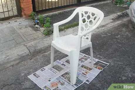 Image intitulée Paint Plastic Furniture Step 2