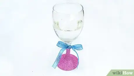 Image intitulée Glitter Wine Glasses Step 13