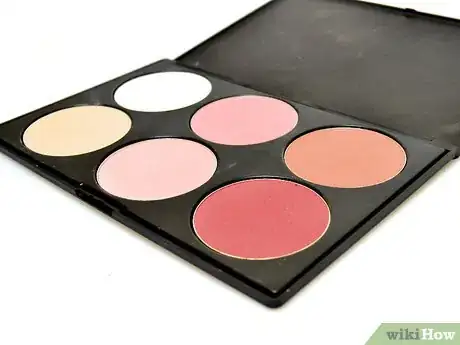 Image intitulée Wear Blush Step 1