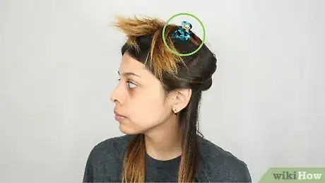 Image intitulée Straighten Your Hair With a Flat Iron Step 6
