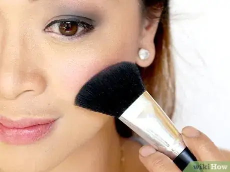 Image intitulée Wear Blush Step 9