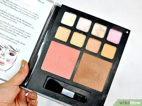 Image intitulée Wear Blush Step 2