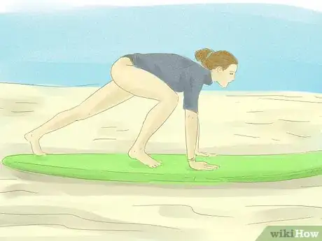 Image intitulée Stand Up on a Surfboard Step 3
