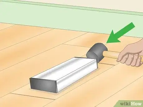 Image intitulée Close Gaps in Laminate Flooring Step 5