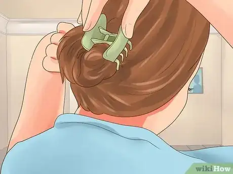 Image intitulée Do a Bleach Wash on Your Hair Step 8