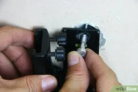 Image intitulée Mount a Flat Screen TV Step 11