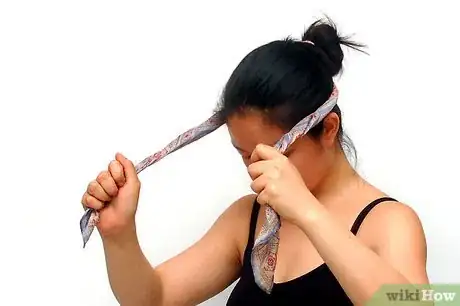 Image intitulée Wear a Square Scarf Step 10