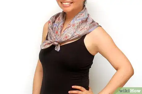 Image intitulée Wear a Square Scarf Step 7