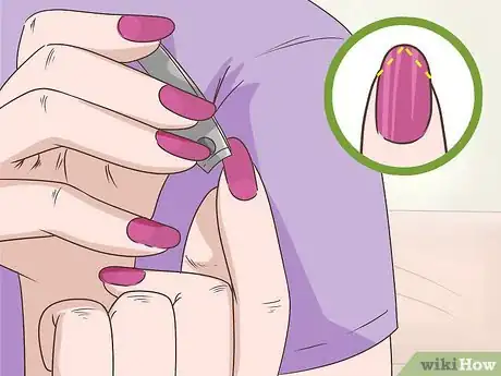 Image intitulée Cut Acrylic Nails Step 2