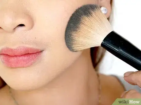 Image intitulée Wear Blush Step 5
