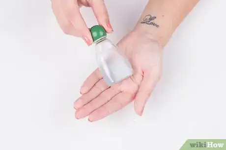 Image intitulée Remove the Smell of Bleach from Your Hands Step 11