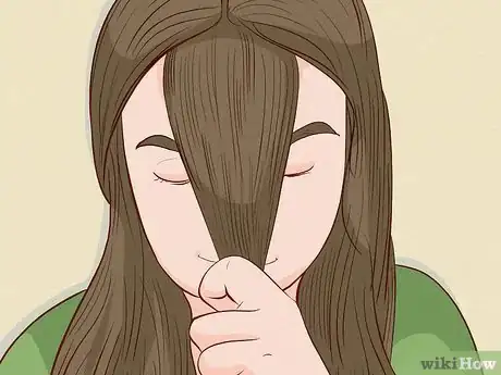 Image intitulée Cut Choppy Bangs Step 2
