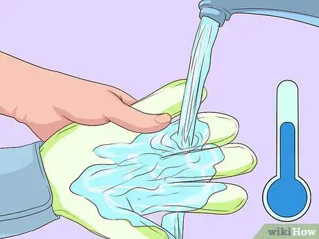 Image intitulée Clean Batting Gloves Step 5
