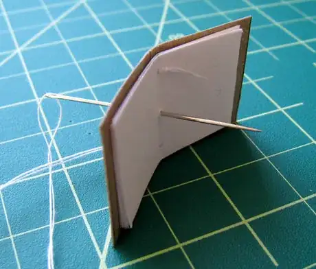 Image intitulée Stitch up through the middle hole.